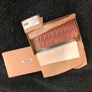Miu miu wallet used 95%